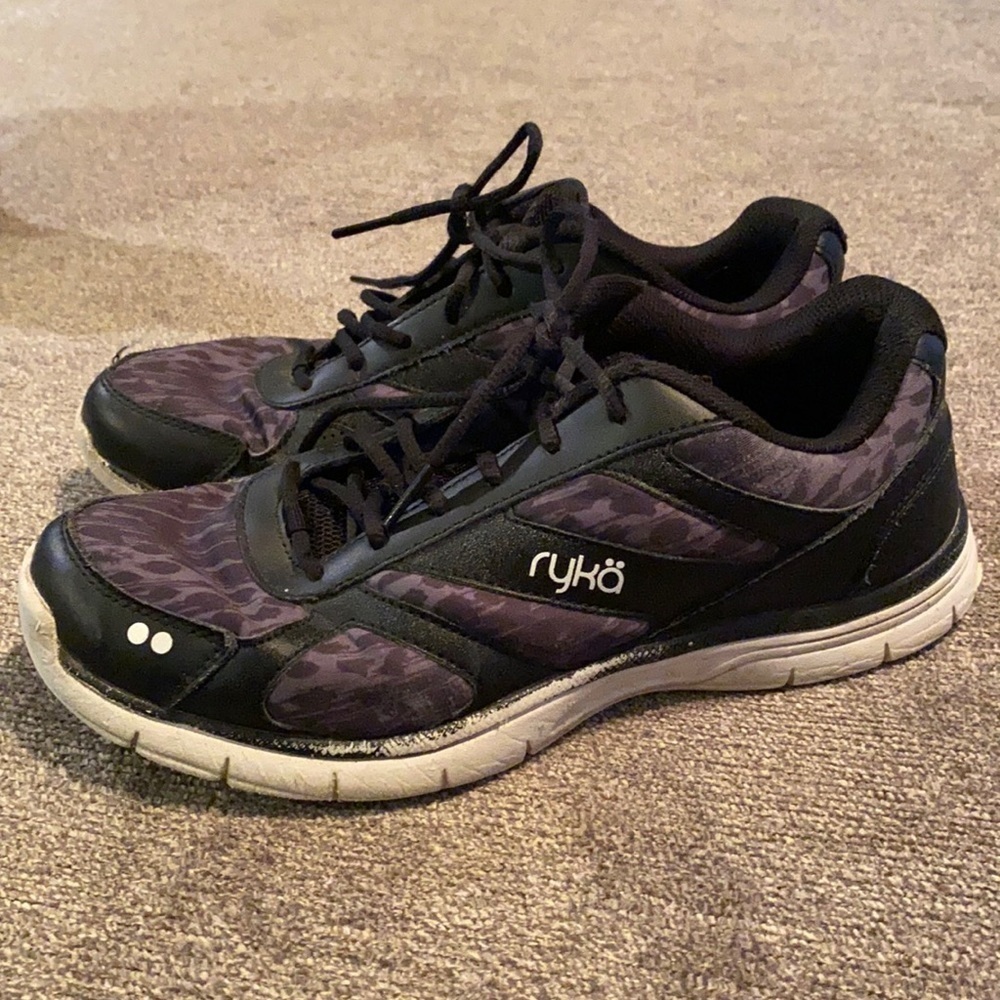 𝅺ryka Dream women’s sneakers; size 9M